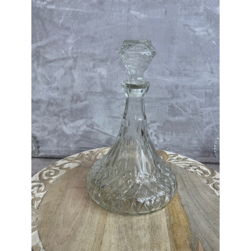 Vintage Diamond Cut‎ Glass Decanter with Faceted Stopper Clear Barware 11 Inch